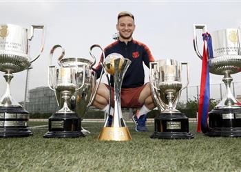 راكيتيتش يسترجع ذكرياته مع برشلونة ويختار النهائي المفضل