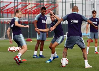 عرض إيطالي لمهاجم برشلونة