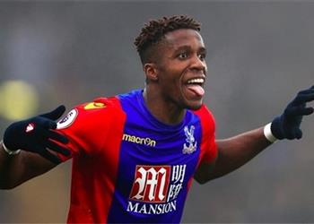 هدف تشيلسي وتوتنهام يجدد عقده