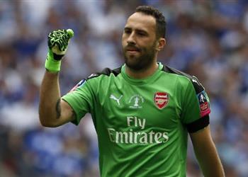 نابولي يوضح حقيقة اهتمامه بضم حارس آرسنال