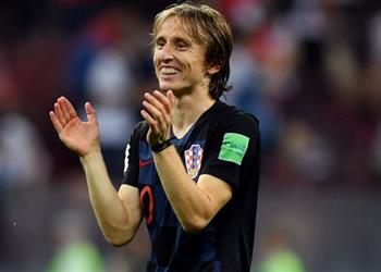 مودريتش يعقد اجتماع ا عاجلا مع رئيس ريال مدريد