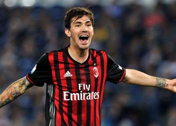 رومانيولي علينا العودة بميلان إلى القمة