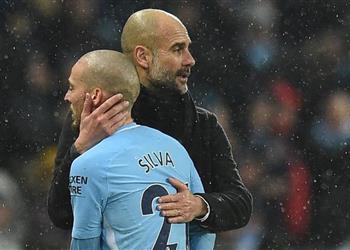 لاعب مانشستر سيتي يوجه رسالة خاصة لجوارديولا وزملاءه