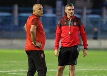 كارتيرون يكشف نقاط ضعف الترجي في محاضرة أخيرة للاعبي الأهلي ومران قوي للمستبعدين