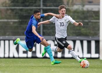 تقارير ليفربول يتفوق على أندية إنجلترا ويضم لاعب أياكس