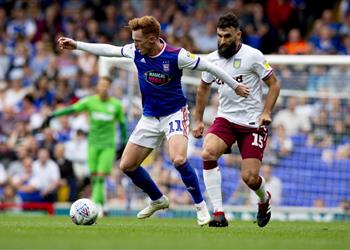 أحمد المحمدي يشارك في تعادل أستون فيلا أمام إبسويتش