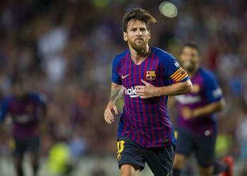 فيديو ميسي وكوتينيو يقودان برشلونة لتخطي عقبة ألافيس بالليجا