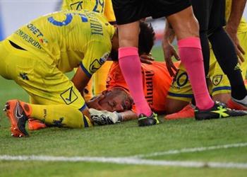 زوجة حارس كييفو فيرونا تهين رونالدو