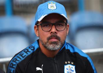 مدرب هدرسفيلد يعلق على السقوط بسداسية أمام مانشستر سيتي