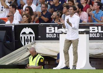 مدرب فالنسيا رحيل مورينو لريال مدريد لا يمكنني القيام بشيء