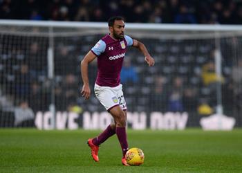 احمد المحمدي في التشكيل الأساسي لأستون فيلا أمام ريدينج