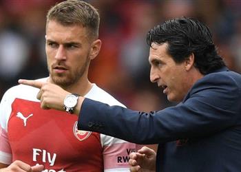 إيمري يطالب لاعب آرسنال بتجاهل مستقبله