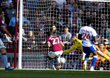 فيديو أحمد المحمدي يشارك ويسجل في تعادل أستون فيلا وريدينج بالتشامبيونشيب