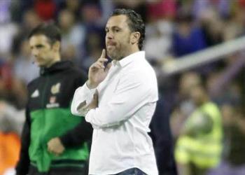 مدرب بلد الوليد يرد على شكوى برشلونة من أرضية الملعب