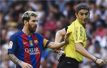 تحكيم_بطولات لجنة الحكام تقر بصحة هدف ميسي في مرمى فالنسيا