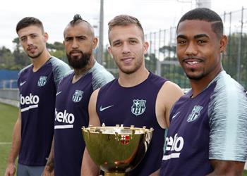 أزمة متجددة بين فالفيردي وصفقات برشلونة الجديدة