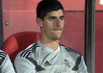 صورة ريال مدريد يقع في خطأ ساذج بسبب كورتوا