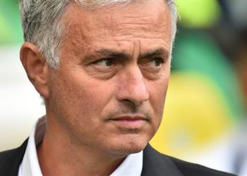 مورينيو يدافع عن مانشستر يونايتد بعد هزيمته أمام توتنهام