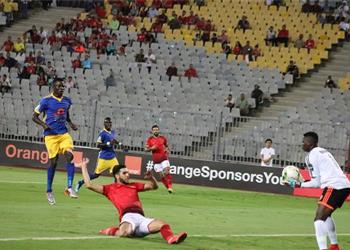 وليد أزارو يوضح سبب تذبذب أداء لاعبي الأهلي أمام كمبالا سيتي