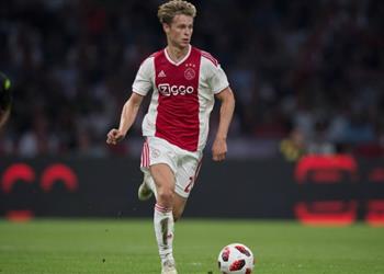 دي يونج يجدد آمال برشلونة في ضمه