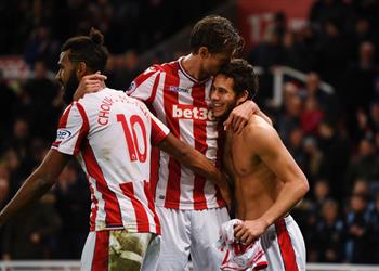 باريس سان جيرمان يقترب من ضم نجم ستوك سيتي