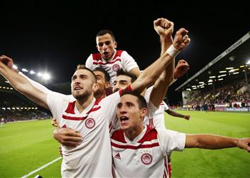 كوكا يشارك في تأهل أولمبياكوس لمجموعات الدوري الأوروبي على حساب بيرنلي