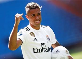 رسمي ا ماريانو دياز يوقع عقده مع ريال مدريد ويخطف قميص رونالدو