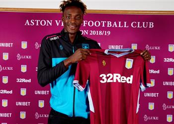 رسمي ا أستون فيلا يتعاقد مع لاعب تشيلسي