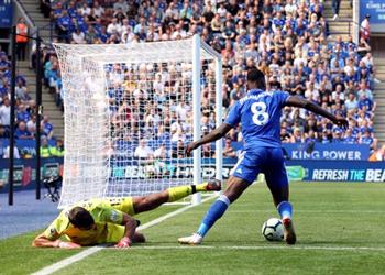 فيديو كاراجر ينتقد تصرف أليسون في مباراة ليفربول وليستر سيتي