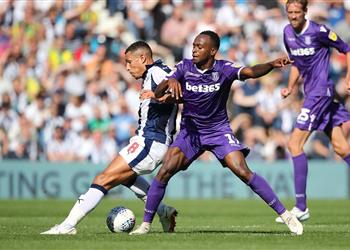 أحمد حجازي يشارك في فوز وست بروميتش أمام ستوك سيتي