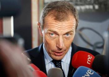 بوتراجينيو ي شيد ببنزيما وكورتوا ويوجه رسالة لإنريكي