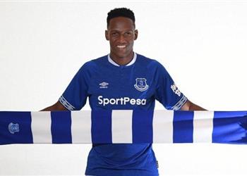 3 أسباب دفعت ياري مينا إلى رفض مانشستر يونايتد