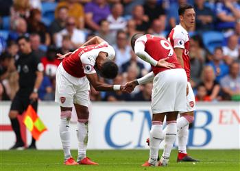 فيديو محمد النني يغيب عن فوز مثير لآرسنال أمام كارديف في البريميرليج