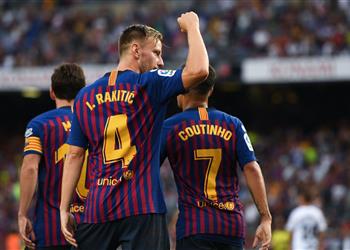 فيديو برشلونة يخطف الصدارة بفوز ساحق على هويسكا بالدوري الإسباني