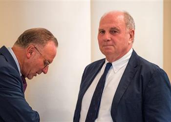 رئيس بايرن ميونيخ يقدم نصيحة غريبة لباريس سان جيرمان بعد فشل انتقال بواتنج