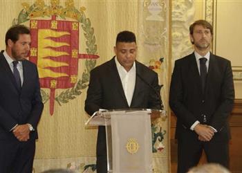 رسميا الظاهرة رونالدو مالكا لبلد الوليد