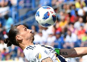 صحيفة إبراهيموفيتش يدرس عرض بيراميدز