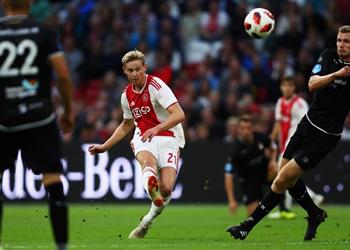 برشلونة يخوض حرب ا من أجل دي يونج