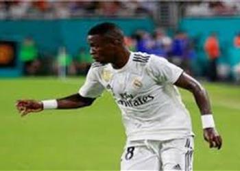 وكيل أعمال فينيسيوس يوضح هل يرحل اللاعب عن ريال مدريد