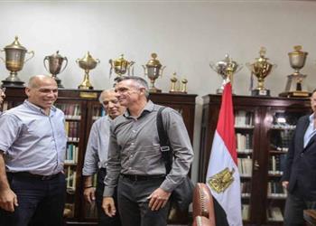 خاص جلسة كارتيرون مع الخطيب مدرب الأهلى يطلب ضم جناح أجنبى ولاعب إنبي