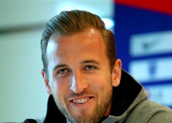 هاري كين لا ي مكن أن أقارن برونالدو وميسي