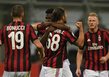 مدافع ميلان يعترف بمفاوضات باريس سان جيرمان