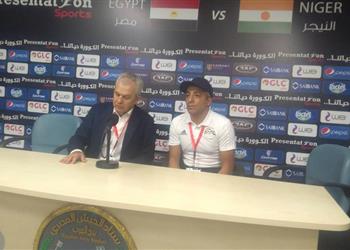 أجيري يعلق على إهدار محمد صلاح لركلتي جزاء أمام النيجر ويختار أفضل لاعب في المباراة
