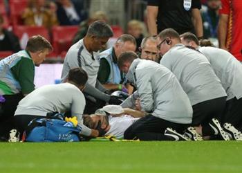 فيديو وصور إصابة مخيفة لمدافع مانشستر يونايتد مع منتخب إنجلترا بمواجهة إسبانيا
