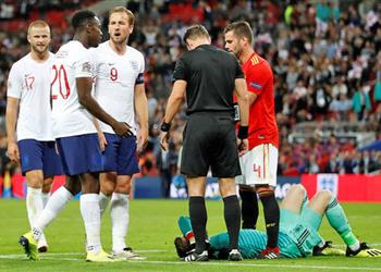 فيديو كين يهاجم حكم مباراة إسبانيا بسبب هدف ويلباك الملغي