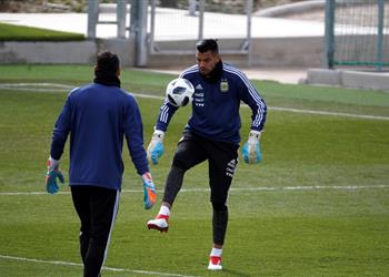 روميرو أتمنى أن يعود ميسي للأرجنتين غد ا