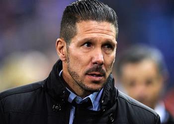 أتلتيكو مدريد ينافس مانشستر يونايتد على لاعب مكسيكي
