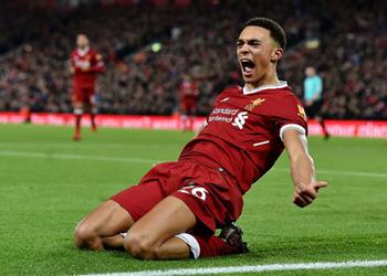 ليفربول يجهز عقد ا جديد ا لمكافأة لاعبه