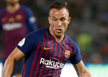 لاعب برشلونة الجديد يختار أفضل أساطير كرة القدم