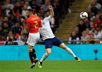 المدة المتوقعة لغياب شاو عن مانشستر يونايتد بعد إصابته الخطيرة مع إنجلترا